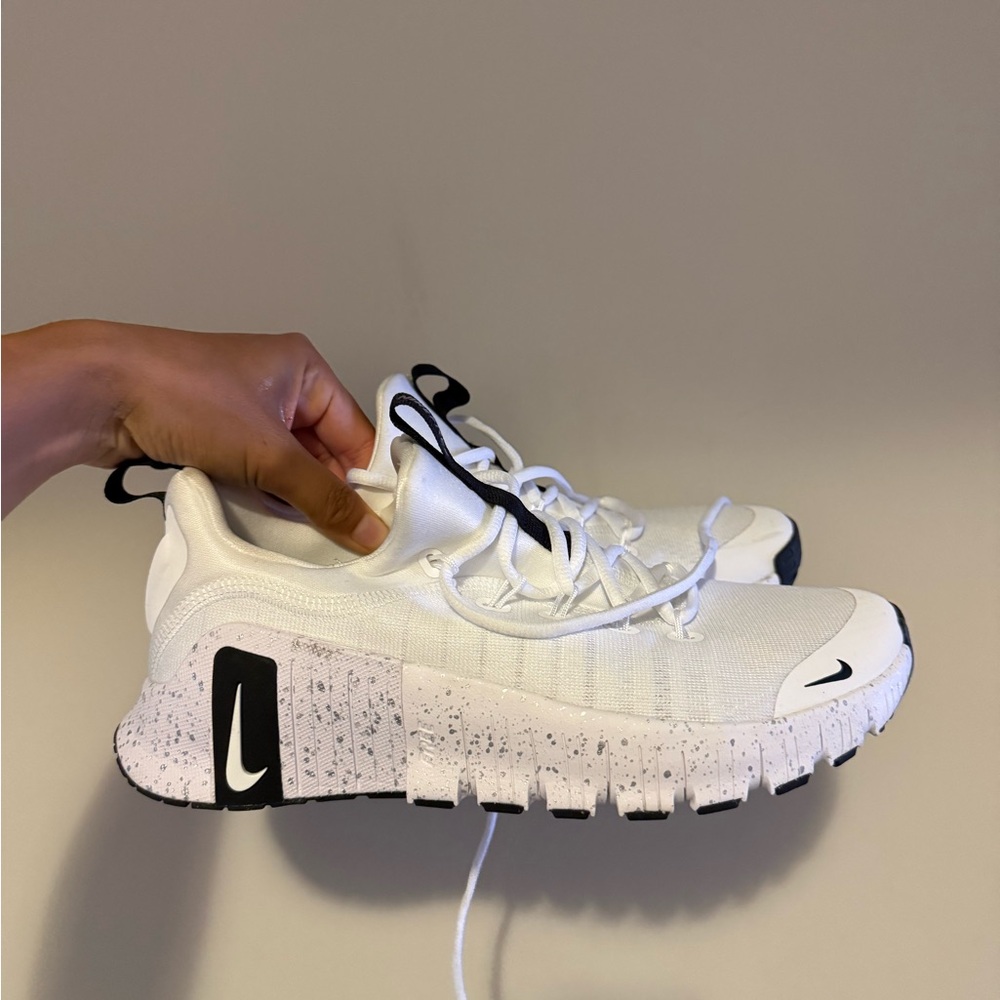 Nike Metcon 8.5 (womens) in White/black